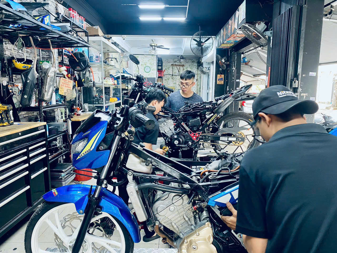 Đội kỹ thuật cứu hộ xe máy HCM